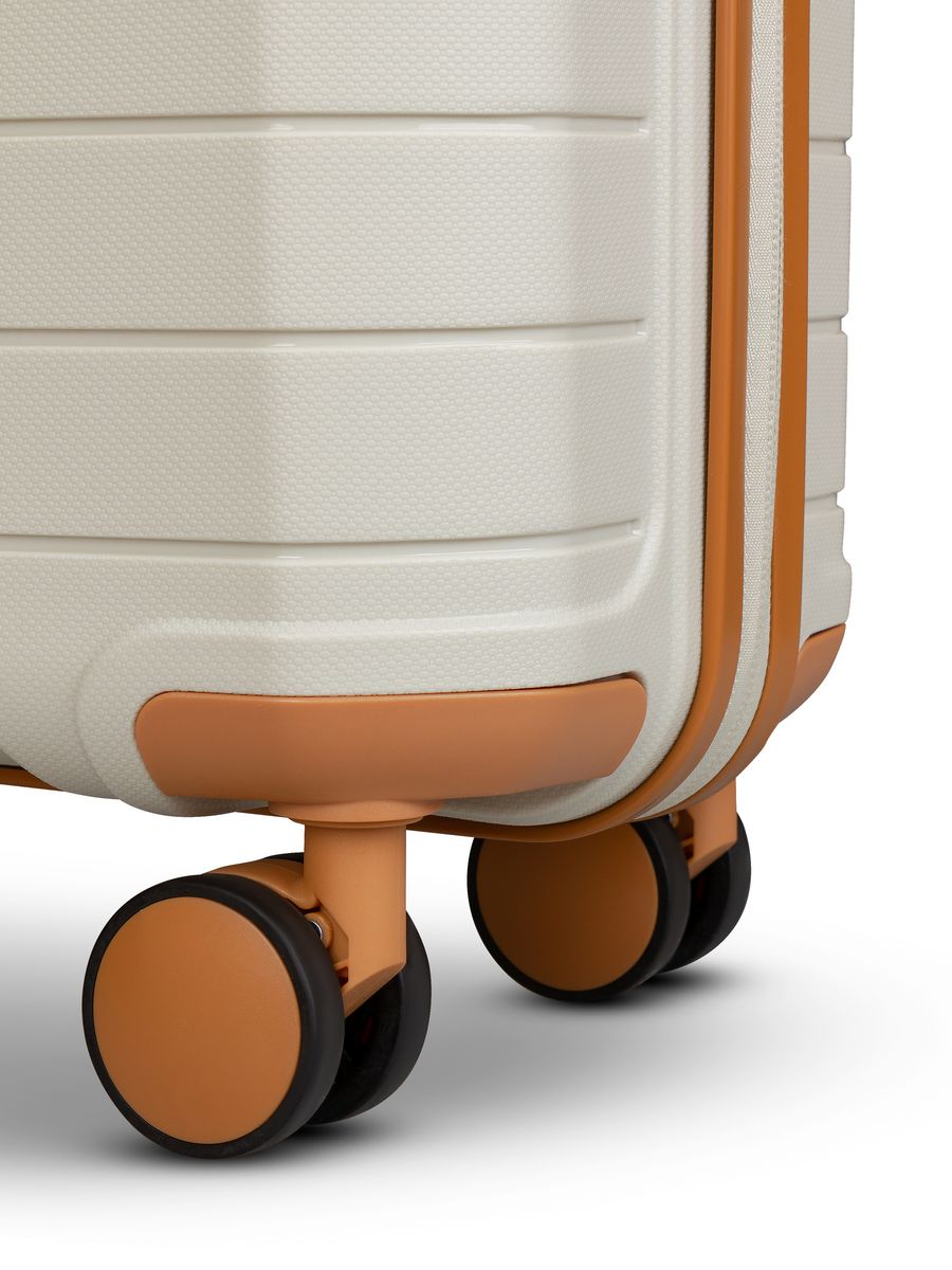 Medium M-sized plastic suitcase with wheels
